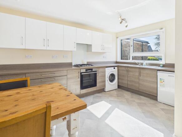 CAM02519G0-PR0409-STILL005