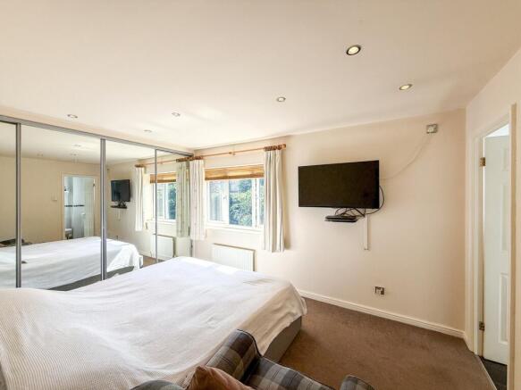3 bed Detached for sale Image 11