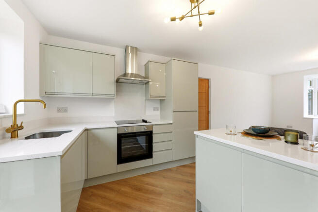 4 bed Semi-Detached for sale Image 5