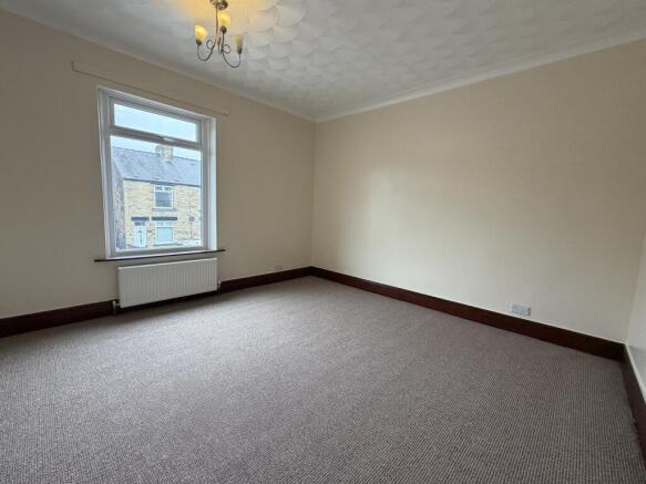 2 bed Terraced to rent Image 7
