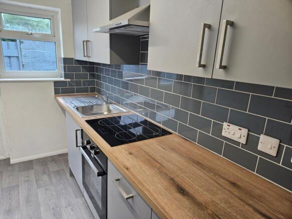 2 bed Terraced to rent Image 11