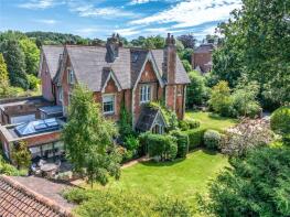 1, Cedar Close, Dorking RH4 2EH