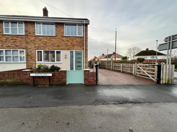 2-bed house on Westgate, Patrington, Hull, £175,000