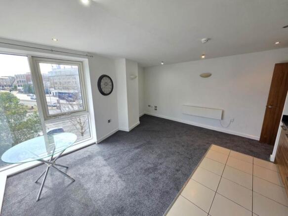 1 bed Flat to rent Image 6