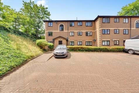 Winston Close, Greenhithe, DA9