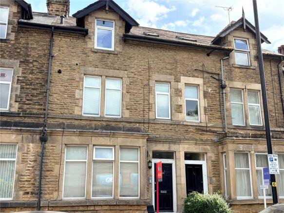 3 bed Apartment for sale in harrogate