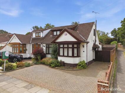Woodhall Crescent, Hornchurch, RM11