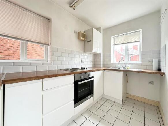 kitchen 2.jpg