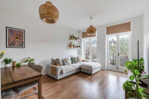7, St Bartholomews Court, Guildford GU1 3NG