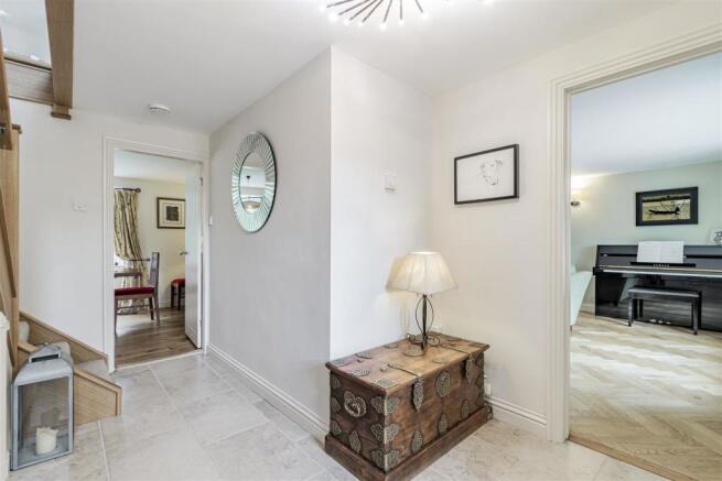 8512251-interior41.jpg