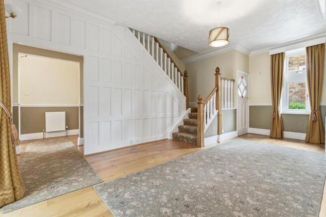4 bed Detached for sale Image 4