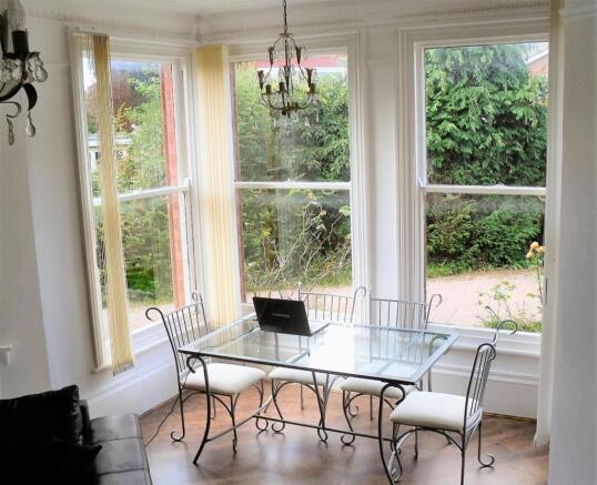 3 Waldrist Flat1 - Dining Area.jpg