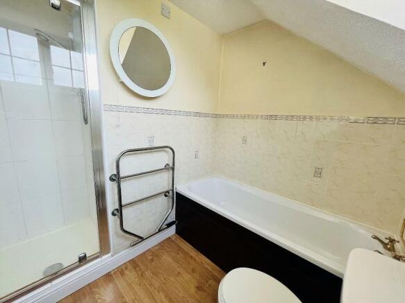 Bathroom 2.JPEG