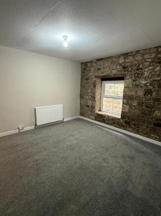 2 bed Terraced to rent Image 6