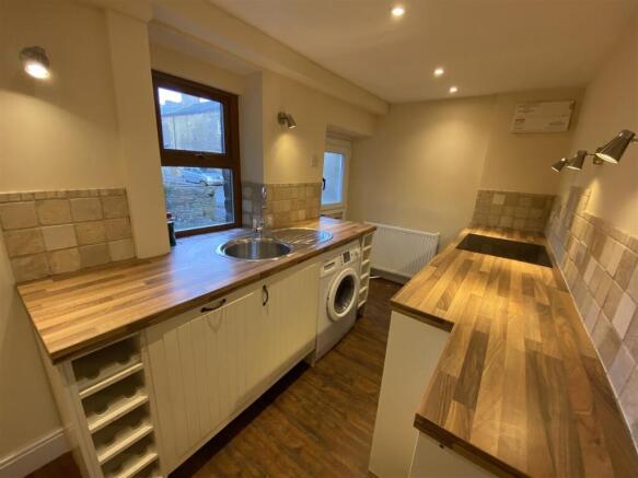 1 bed Terraced to rent Image 4