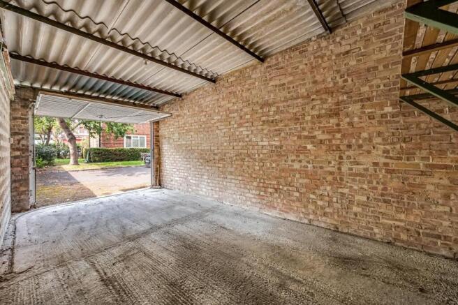 Garage 64 Heathfield Gardens-5.jpg