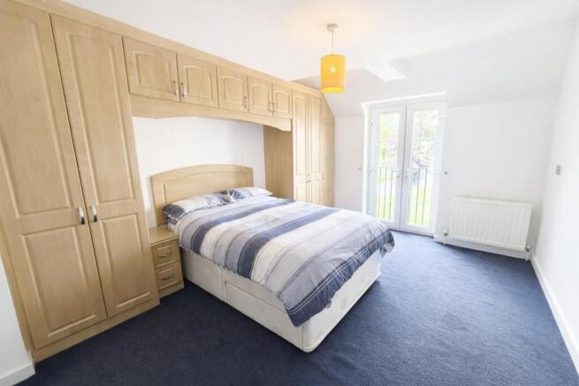2 bed Flat for sale Image 5