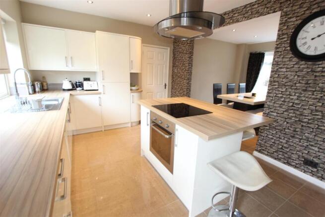 Kitchen/Breakfast Ro