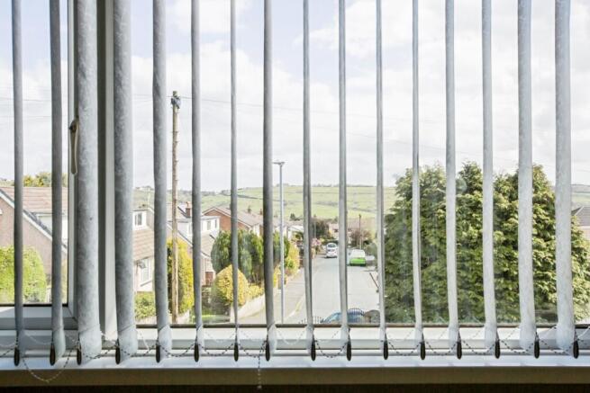 4 bed Semi-Detached for sale Image 10