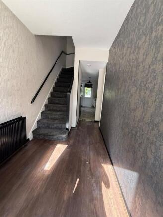 3 bed Semi-Detached to rent Image 3