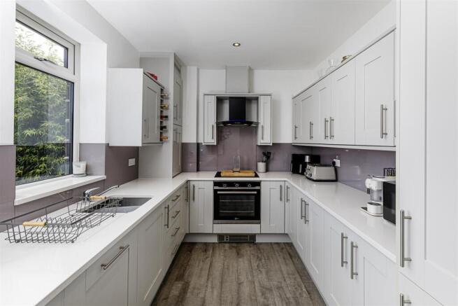 3 bed Semi-Detached for sale Image 9