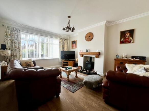 2 bed Semi-Detached Bungalow for sale Image 10