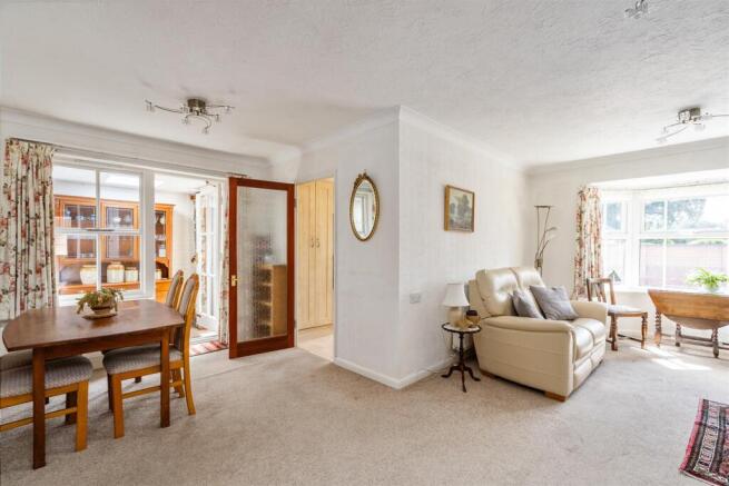 15 Brooksby Grove_2.jpg