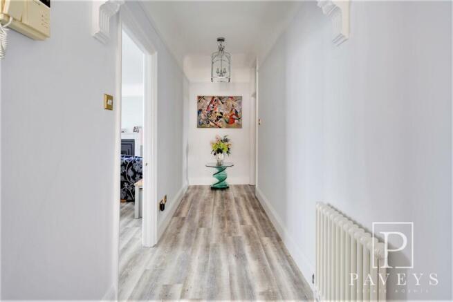 FIRST FLOOR LANDING