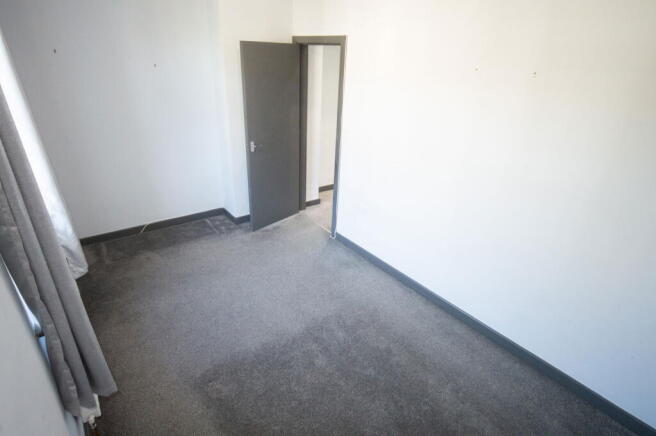3 bed Terraced to rent Image 8