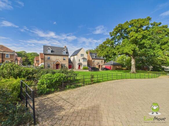 EweMove Estate Agents Basingstoke - Dovecote Way