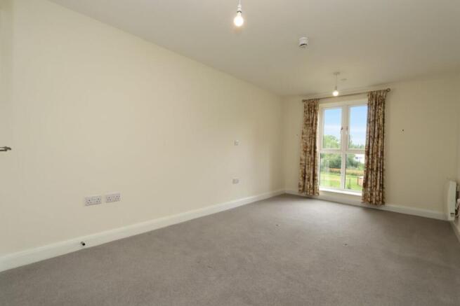 2 bed Apartment for sale Image 6
