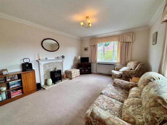 Living Room 2.jpg