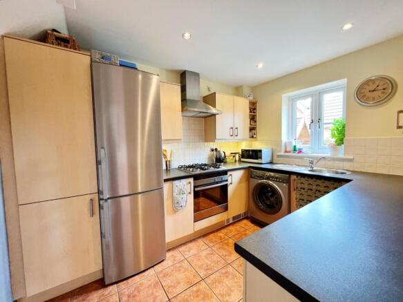 Kitchen pic 1.jpg