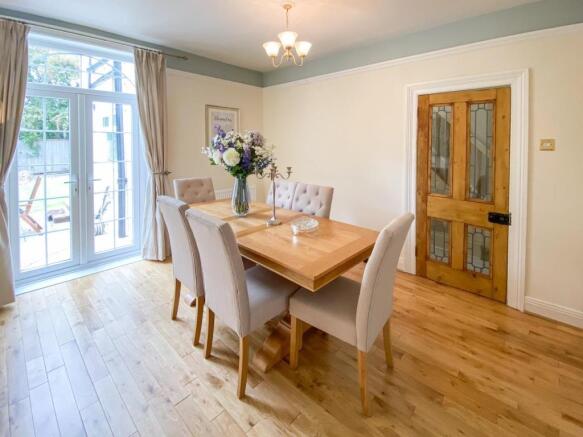 Dining room.jpg