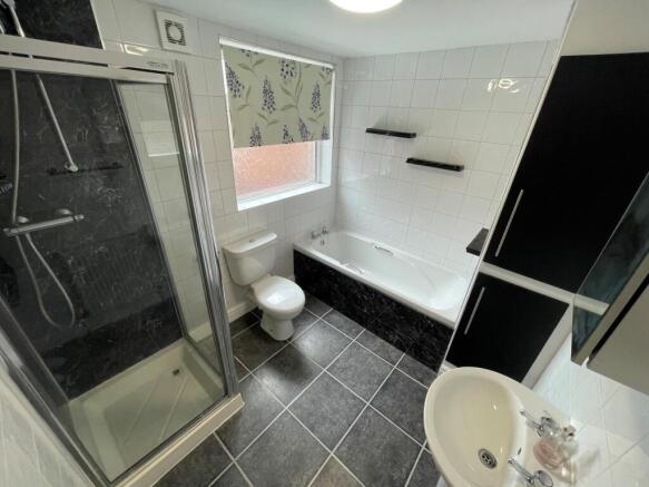 3 bed Terraced to rent Image 10