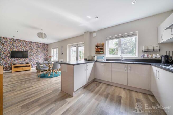 Oldbury Close_kitchen diner_3_WM
