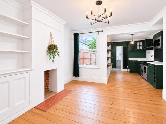 Kitchen/ Dining Room