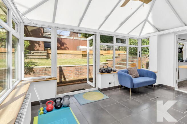 4 bed Detached for sale Image 9