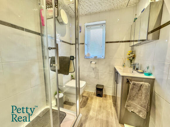 3 bed Terraced for sale Image 4