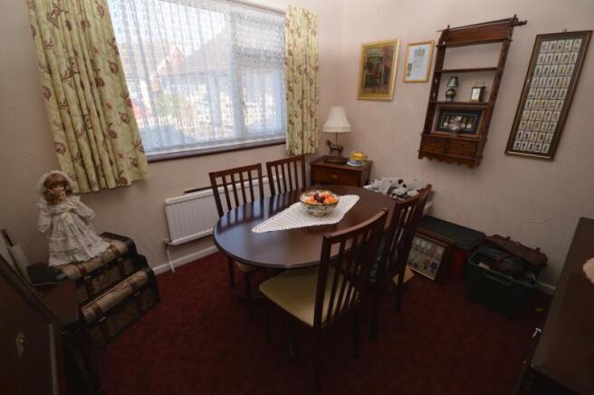 Bedroom/Dining Room