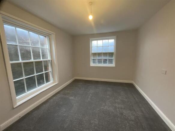 2 bed Flat to rent Image 4