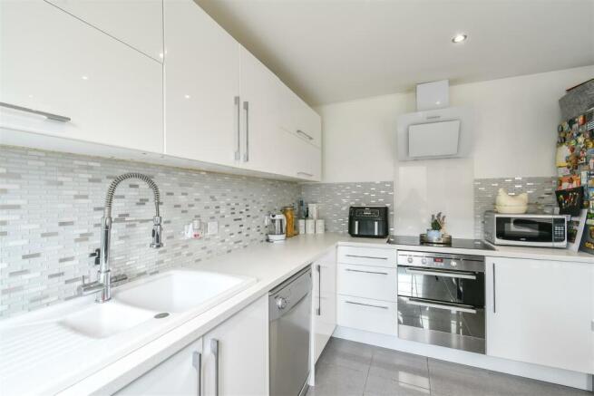 Kitchen/Dining Area