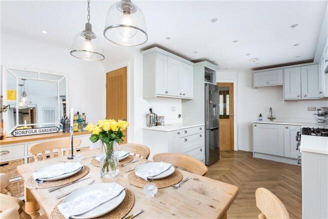 3 bed Detached for sale Image 7