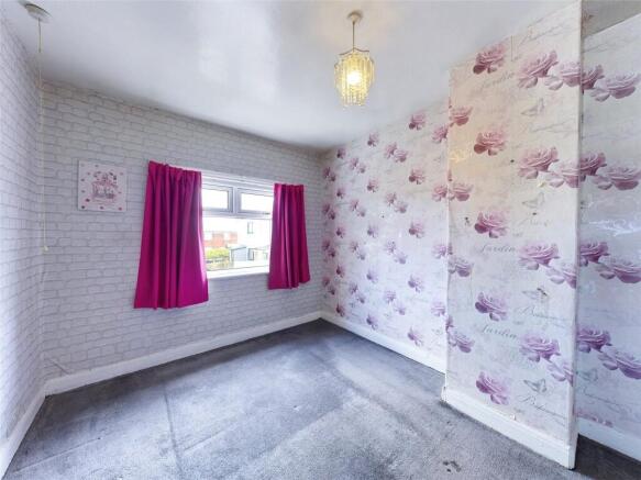2 bed End of Terrace to rent Image 4