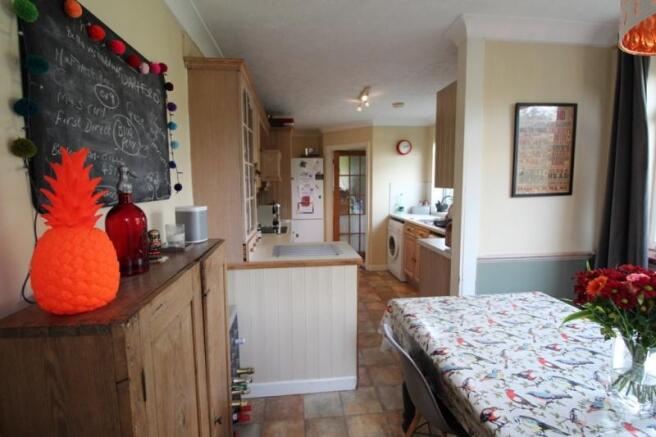 28_dining area.JPG