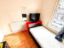 27, Estcourt Avenue, Headingley, Leeds LS6 3ES