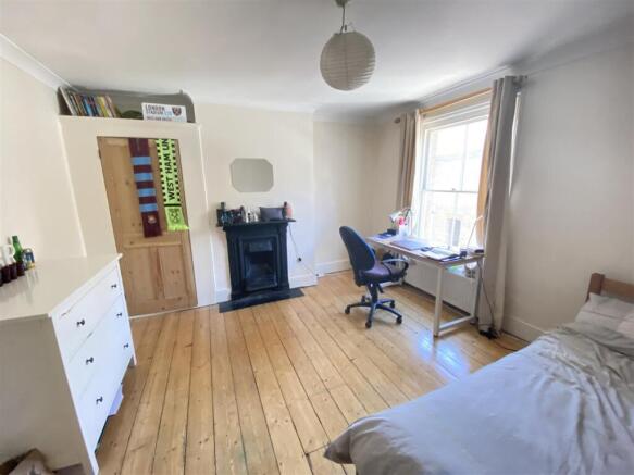 FF Front Bedroom 1.JPG