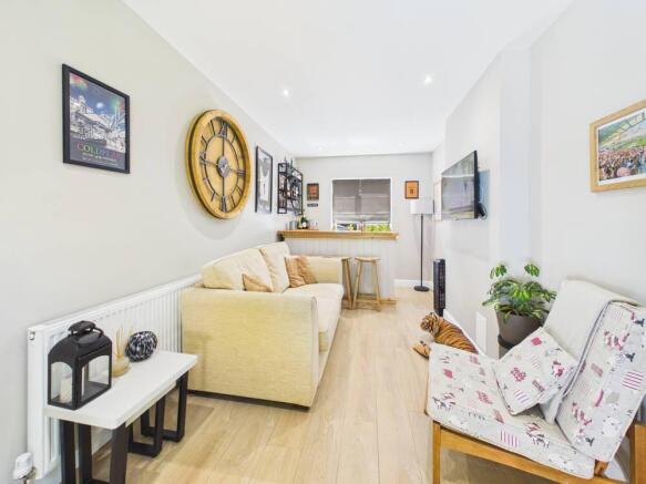 4 bed Detached for sale Image 11