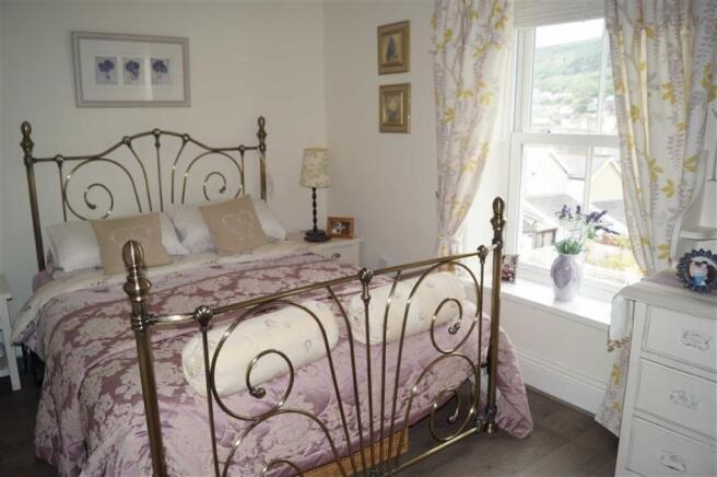 BEDROOM 1(MASTER)