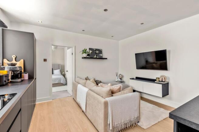 2 bed Flat for sale Image 7